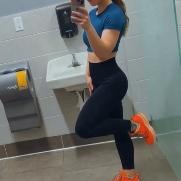 Oner Active Tops - ONER active cropped top